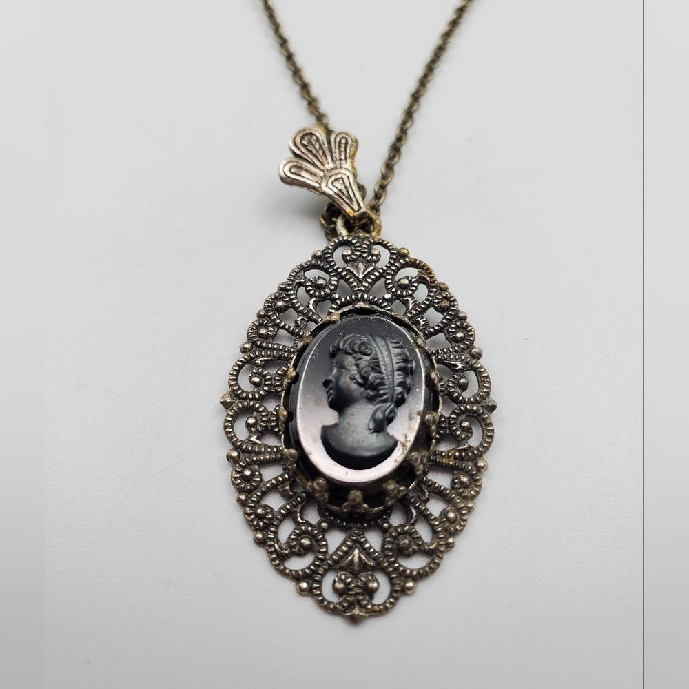 Intaglio mourning cameo Victorian necklace N1219‎